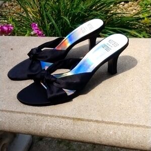 Mootsies Tootsies Moclever Satin Sandals Black EUC Sz 9M Mules quiet luxury